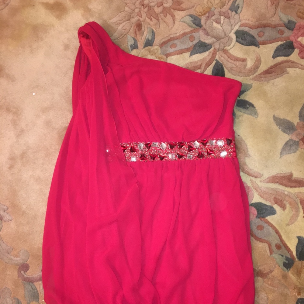 Short red prom dress